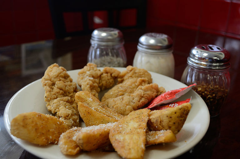 Chicken Tenders & Fries Lago Mar Pizza